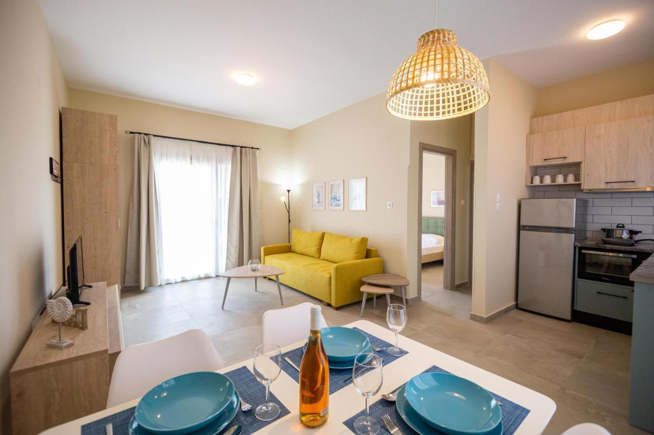 Varkes Suites 1 Nea Poteidaia Exterior foto